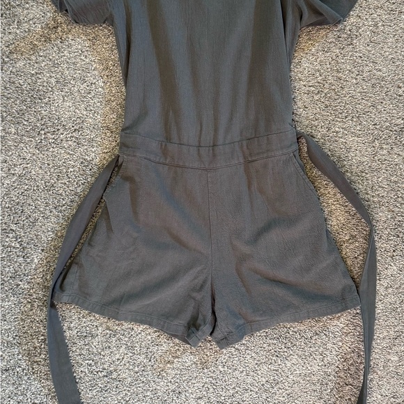 Green Short Sleeve Romper - Picture 2 of 6